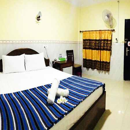 First Hotel Battambang Luaran gambar
