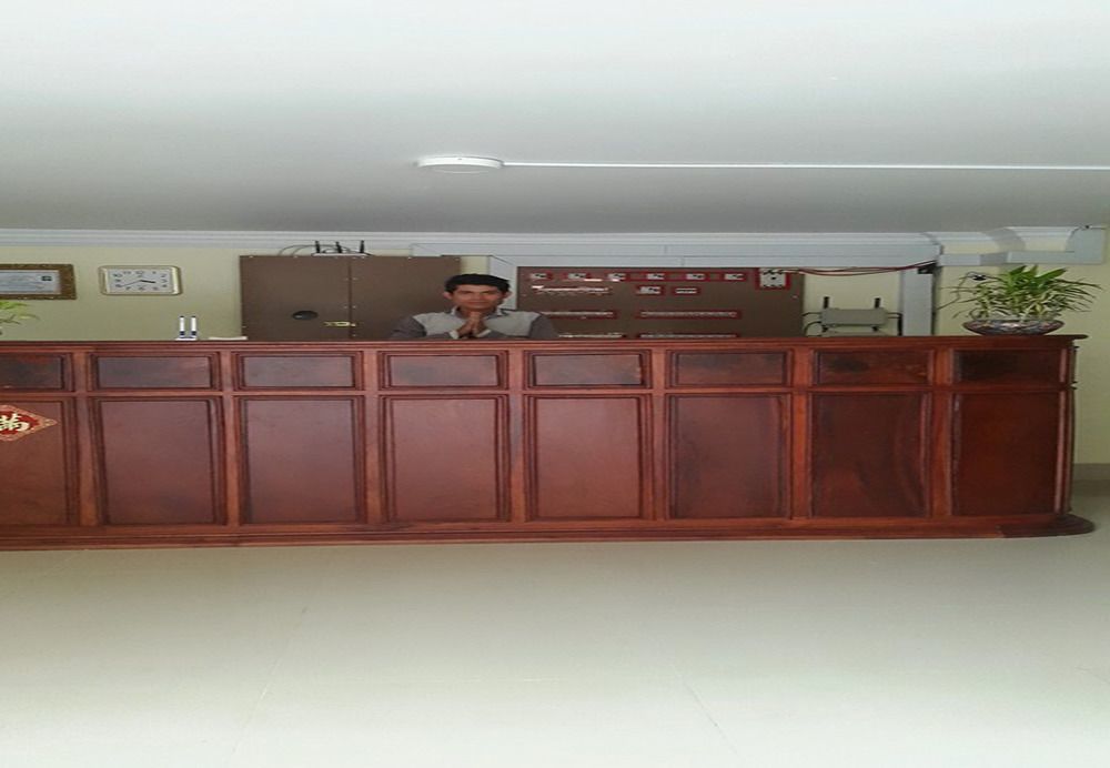 First Hotel Battambang Luaran gambar