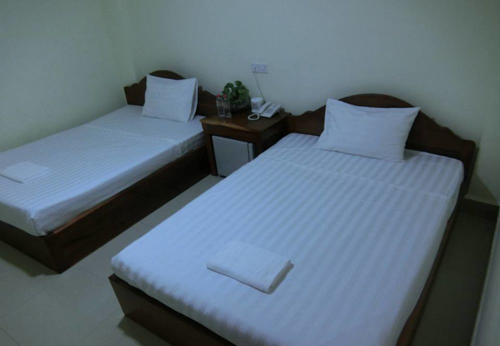 First Hotel Battambang Luaran gambar