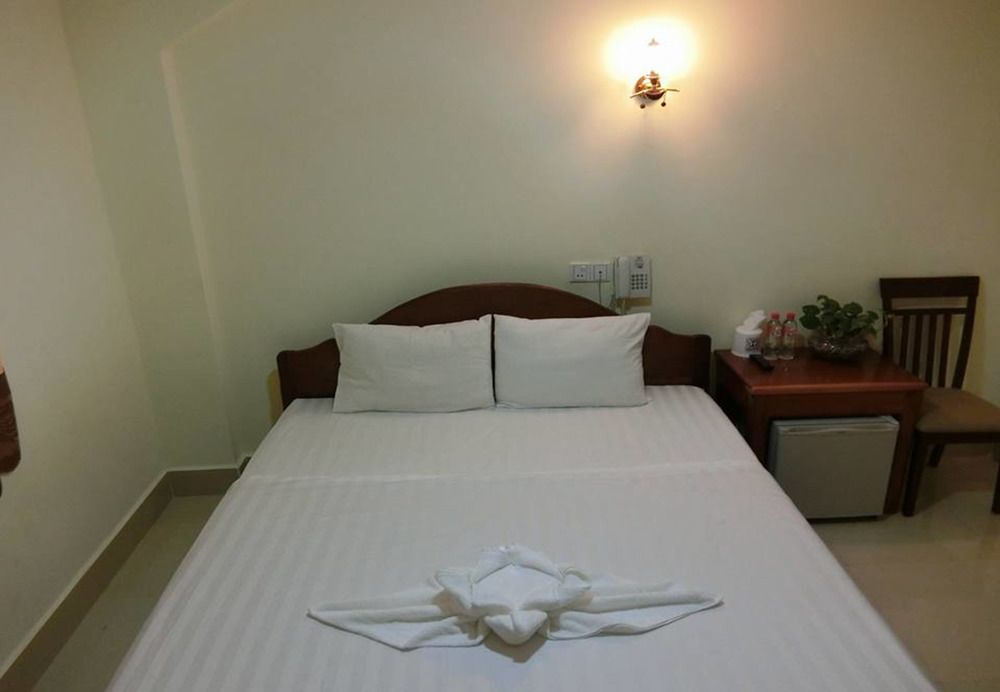 First Hotel Battambang Luaran gambar
