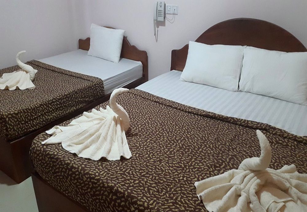 First Hotel Battambang Luaran gambar