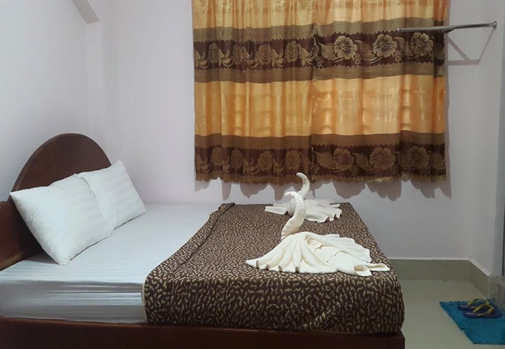 First Hotel Battambang Luaran gambar