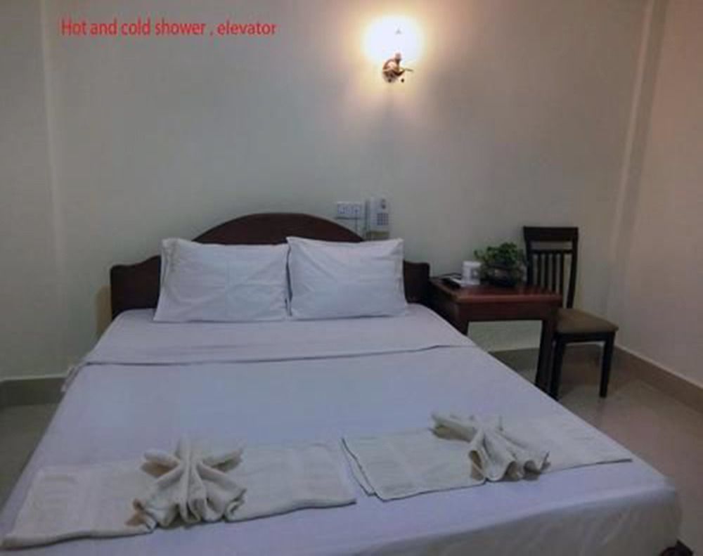 First Hotel Battambang Luaran gambar