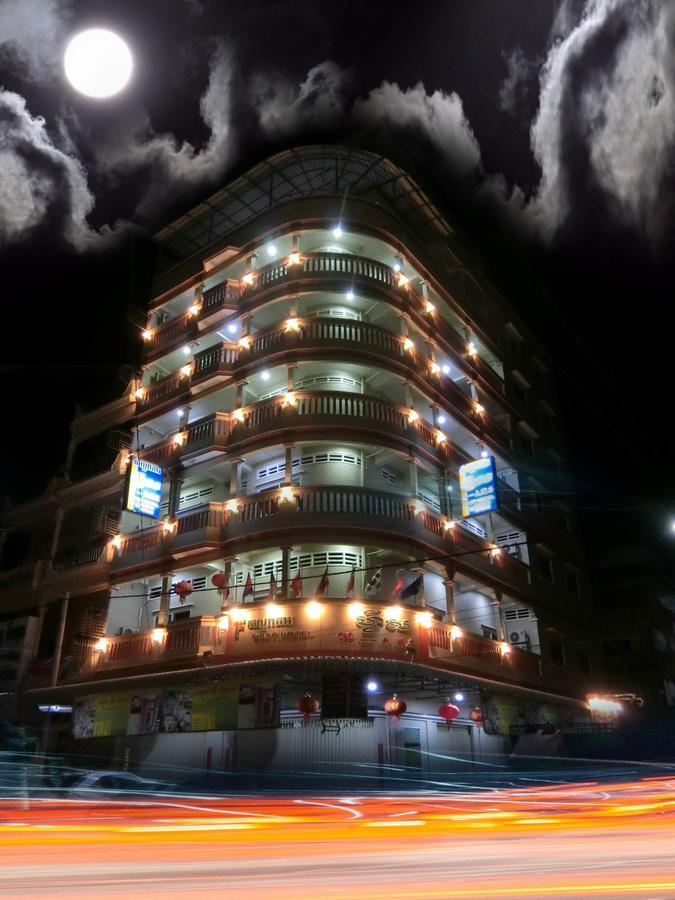 First Hotel Battambang Luaran gambar
