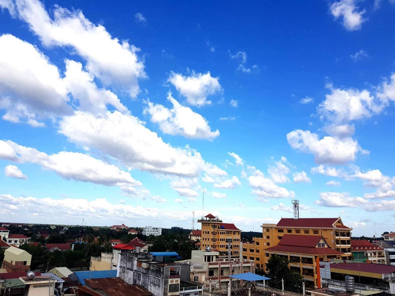 First Hotel Battambang Luaran gambar