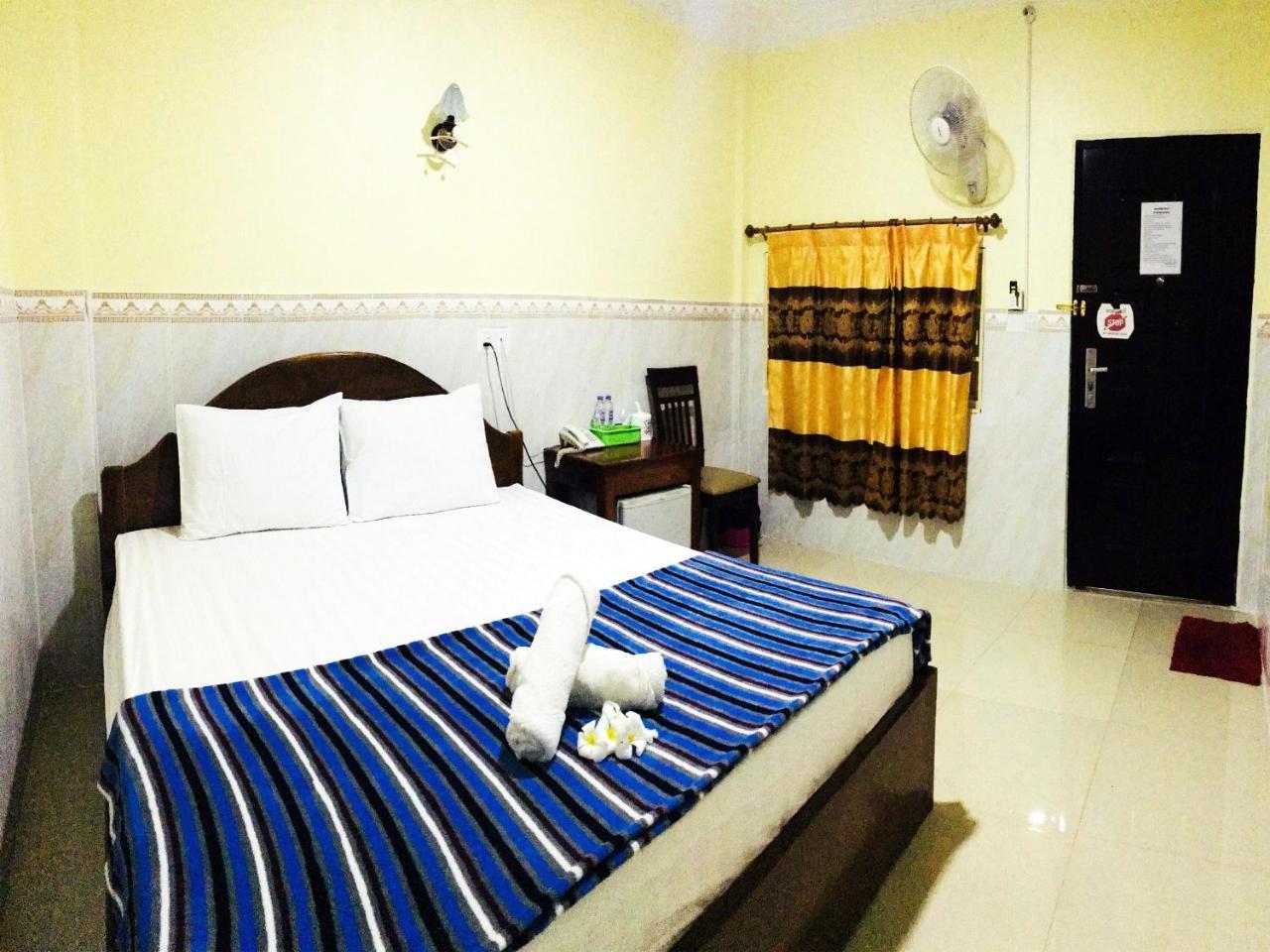 First Hotel Battambang Luaran gambar