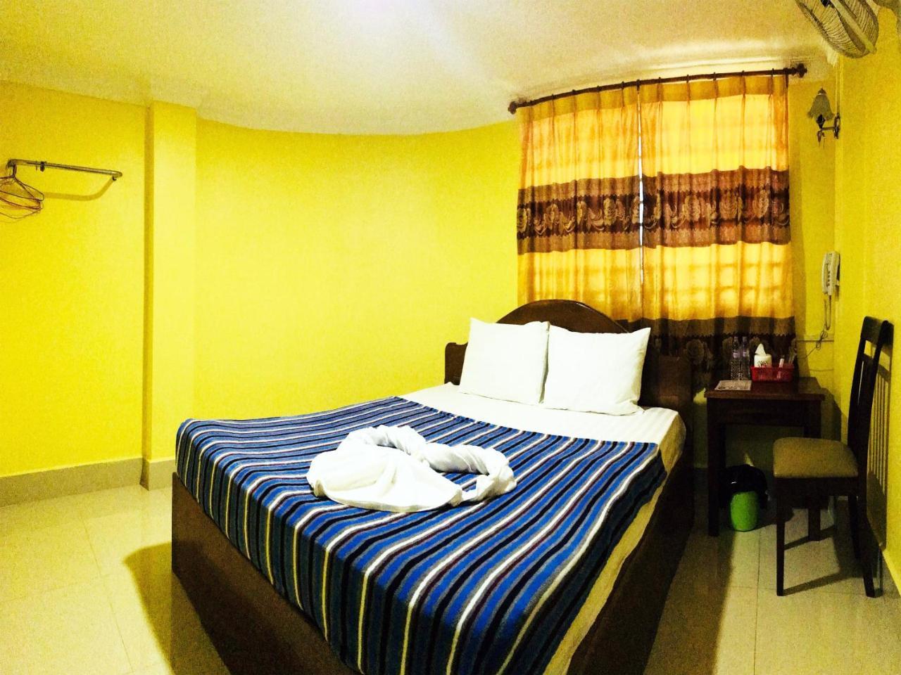 First Hotel Battambang Luaran gambar