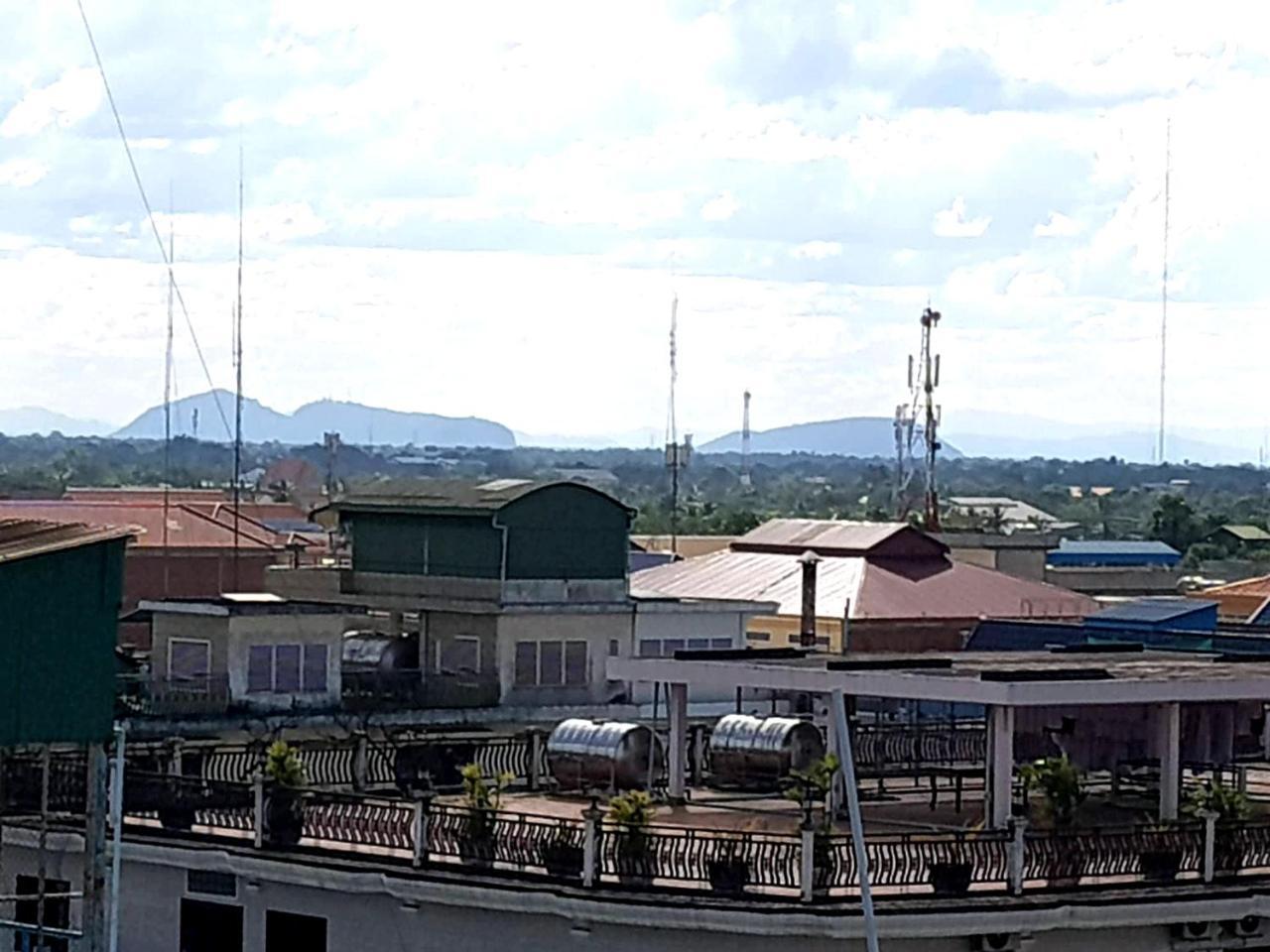 First Hotel Battambang Luaran gambar