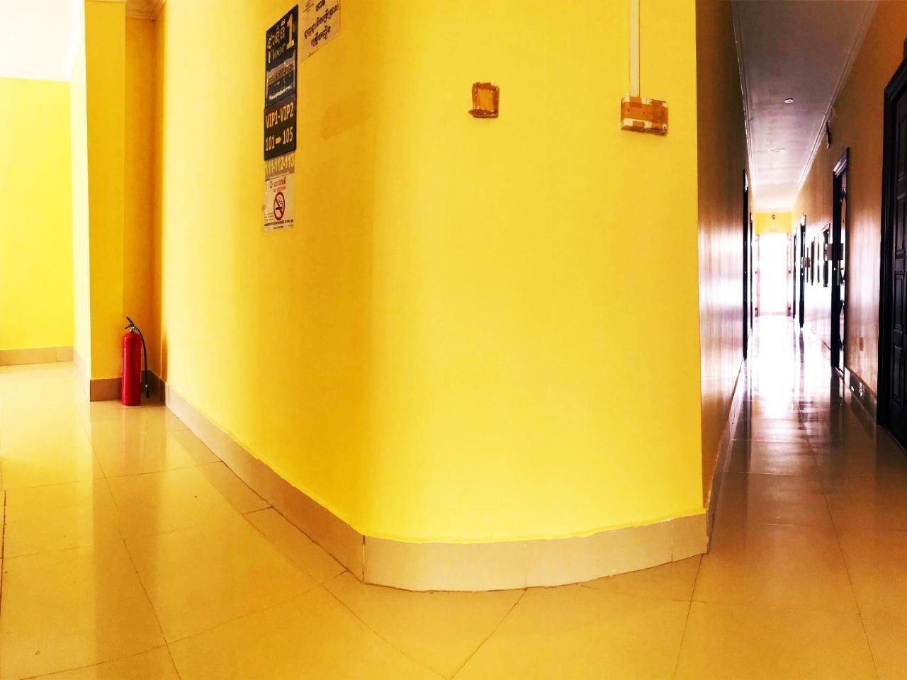 First Hotel Battambang Luaran gambar